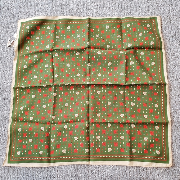 Touraine Boston Accessories - Vintage fall scarf, leaf print, green and red, made in Italy
